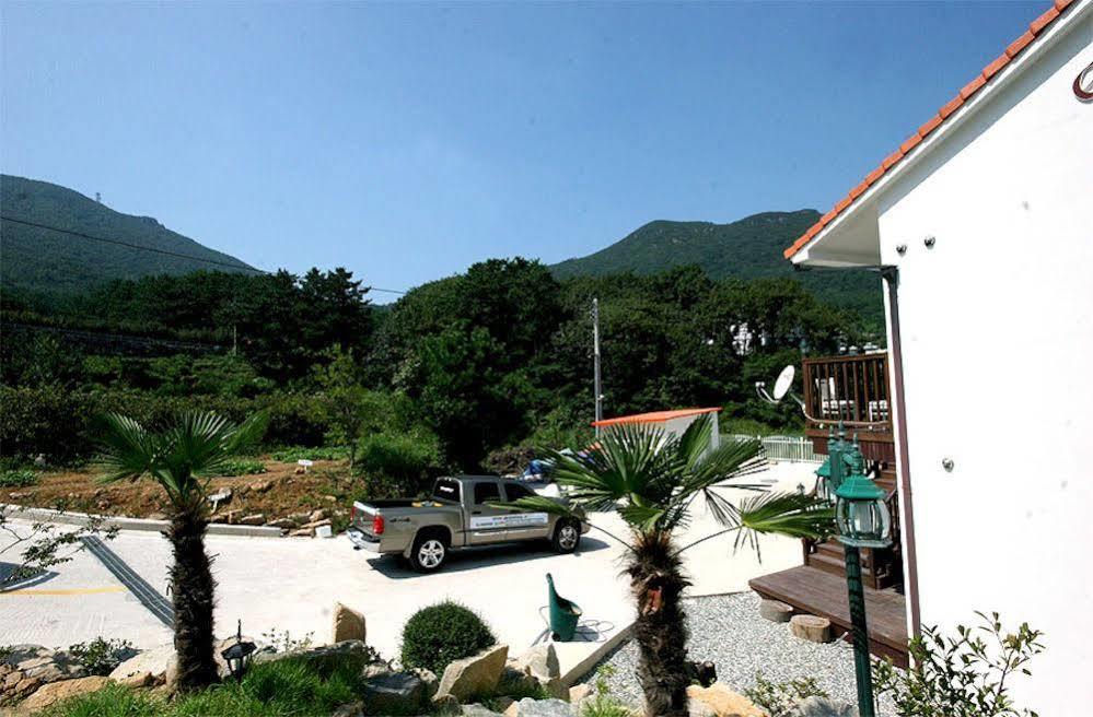 Ever Green Pension Geoje Dış mekan fotoğraf