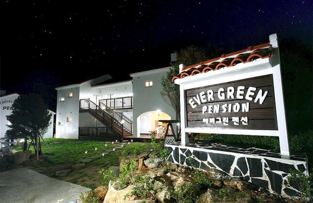 Ever Green Pension Geoje Dış mekan fotoğraf
